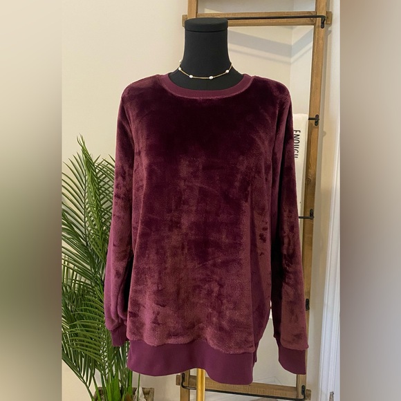 Gaiam Plush Maroon Long Sleeve Pullover Sweater, Size Medium - Picture 3 of 7